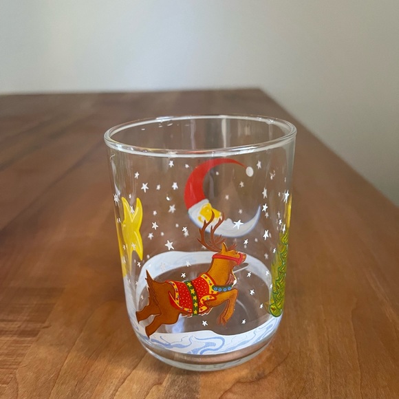 Four Vintage Libbey Christmas Glasses w Santa, Stars, and Reindeer - Picture 2 of 8
